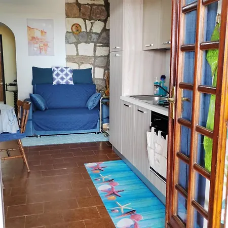 Apartment In Con Vista Mare