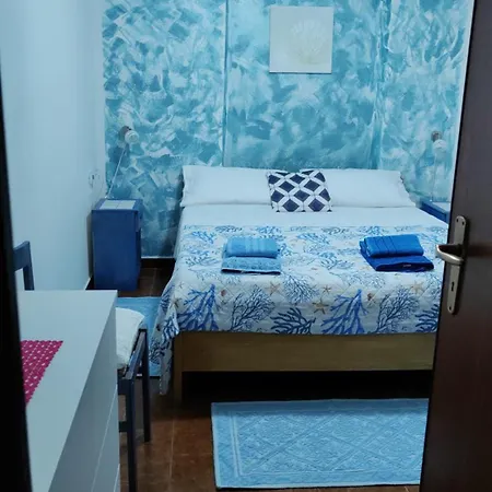 Apartment In Con Vista Mare
